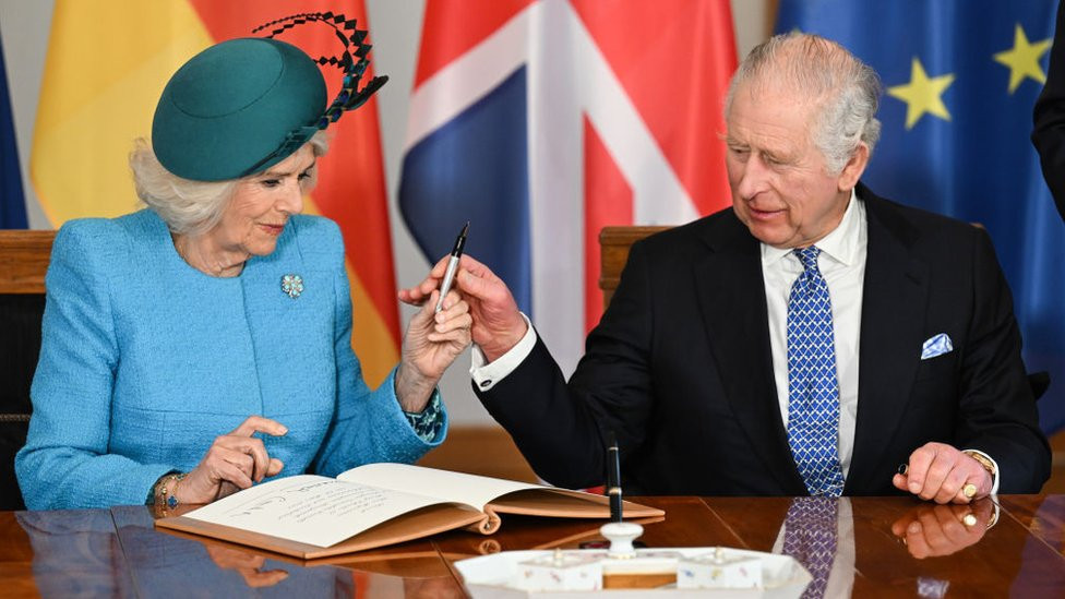 Kralj Čarls i kraljica supruga Kamila