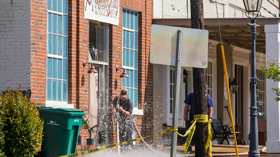 Vatrogasne ekipe na mestu pucnjave