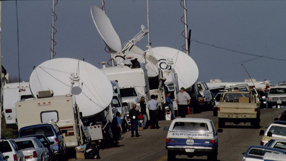 The media descended on Waco in 1993 to cover the tragedy