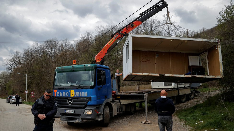 Kosovo, izbori, kontejner