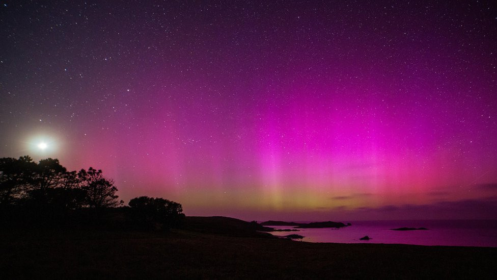 Ljubičasto nebo je moglo da se vidi iznad Sent Martina, ostrva u Engleskoj