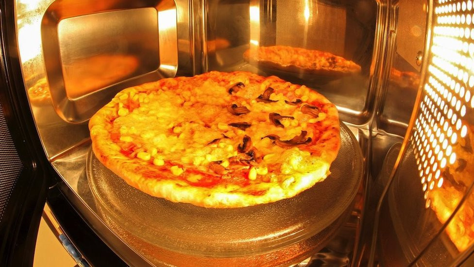 hrana pica u mikrotalasnoj rerni