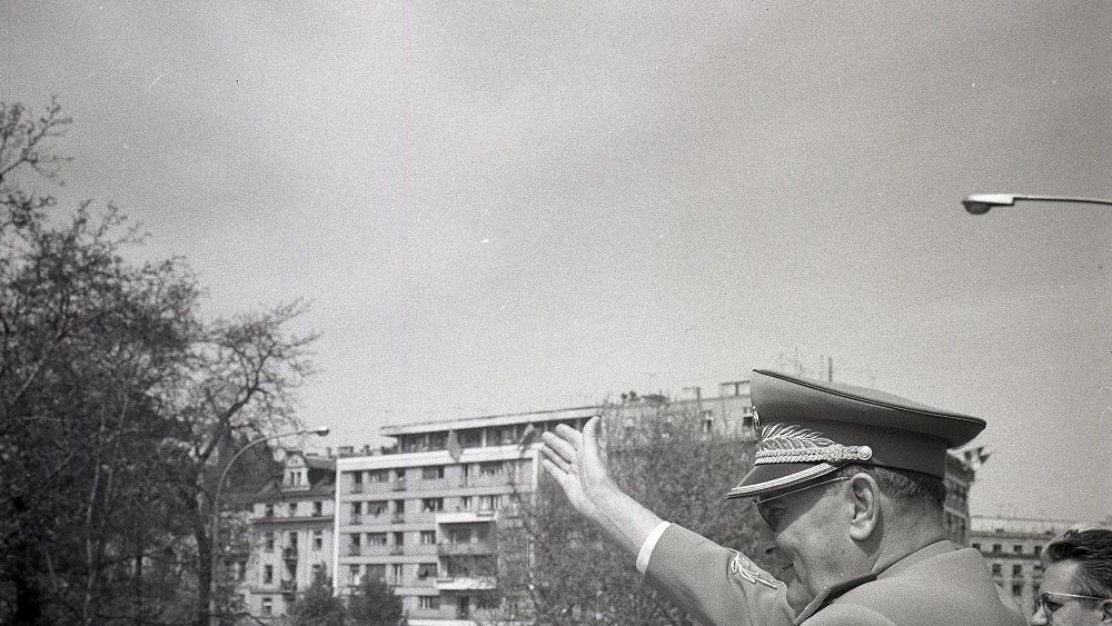 Doživotoni predsednik Jugoslavije Josip Broz Tito je bio glavni i gost centralne parade koja se održavala u Beogradu