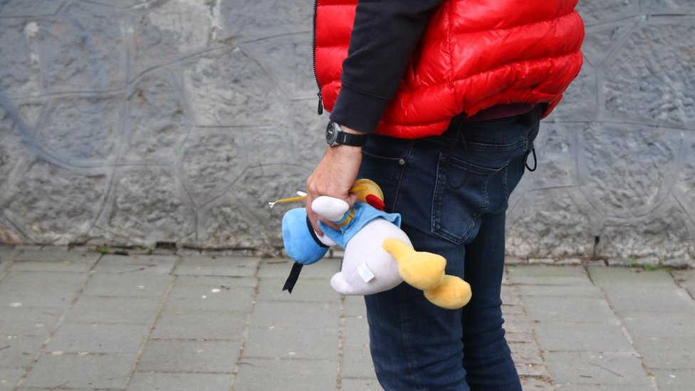 tragedija u Beogradu, pucnjava u Beogradu, poruke, cveće, sveće, počast