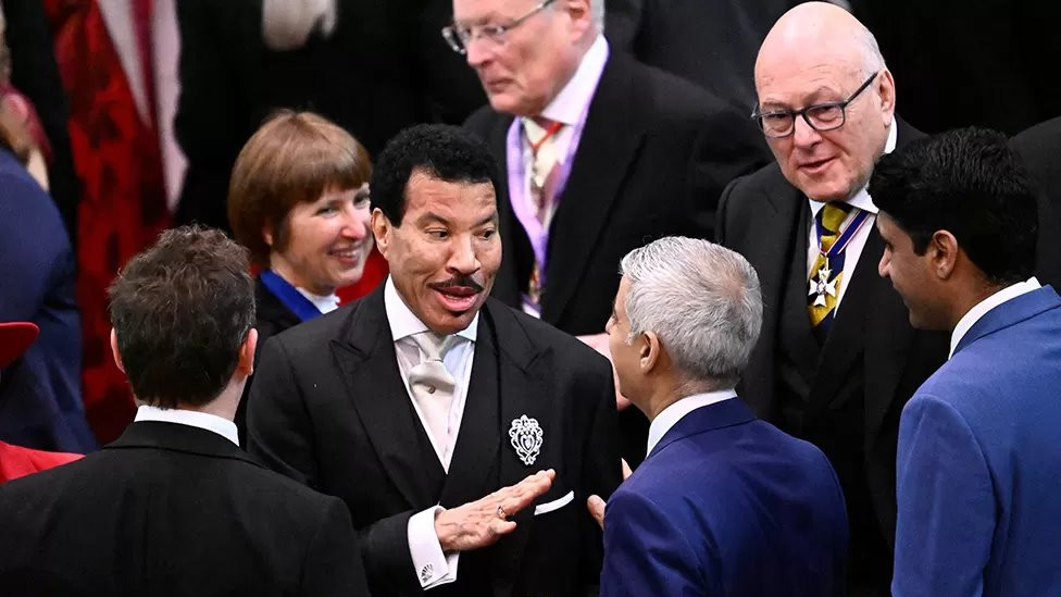 Pevač Lajonel Riči na krunisanju