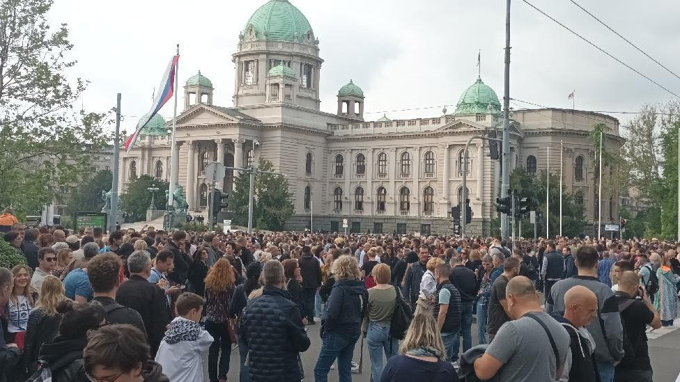 skup ispred Skupštine Srbije