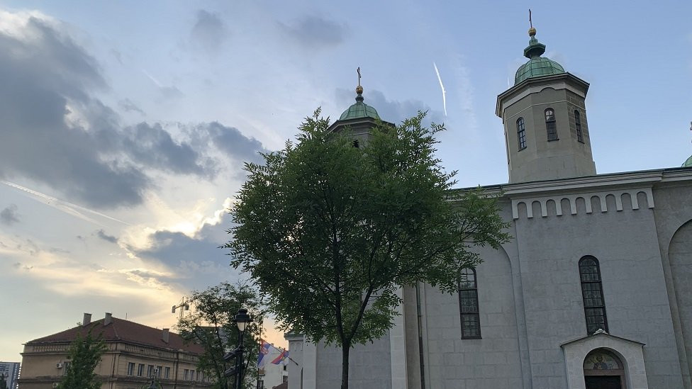 Mošti vladike Nikolaja dočekali su građani u Vaznesenjskoj crkvi u Beogradu