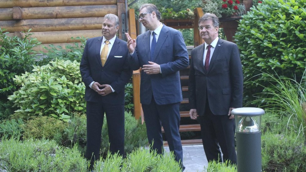 Vučić, Lajčak, Eskobar