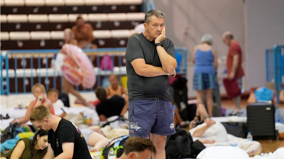 Neki od turista su u kolektivnim smeštajima zbrinuti