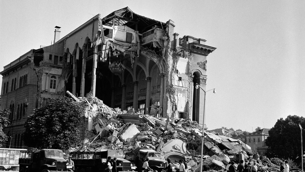 Razrušena zgrada tadašnje Glavne železničke stanice u Skoplju