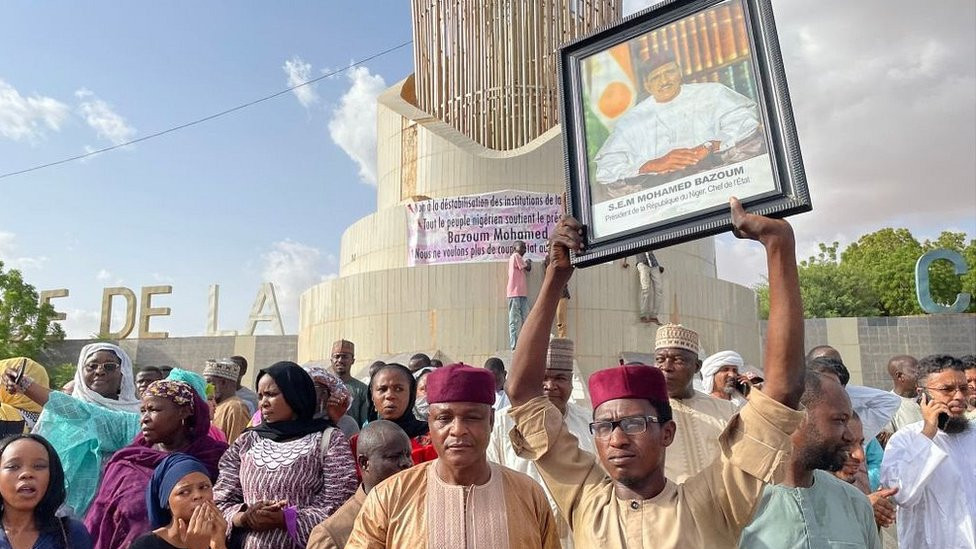 Supporters of President Bazoum, 26 Jul 23