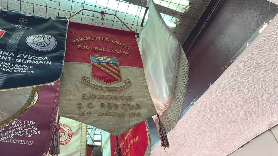 Zastavica sa susreta Junajteda i Zvezde u Mančesteru 14. januara 1958.