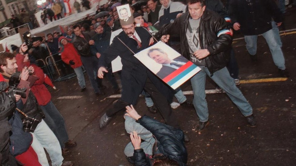 Sukob demonstranata i pristalica režima na ulicama Beograda