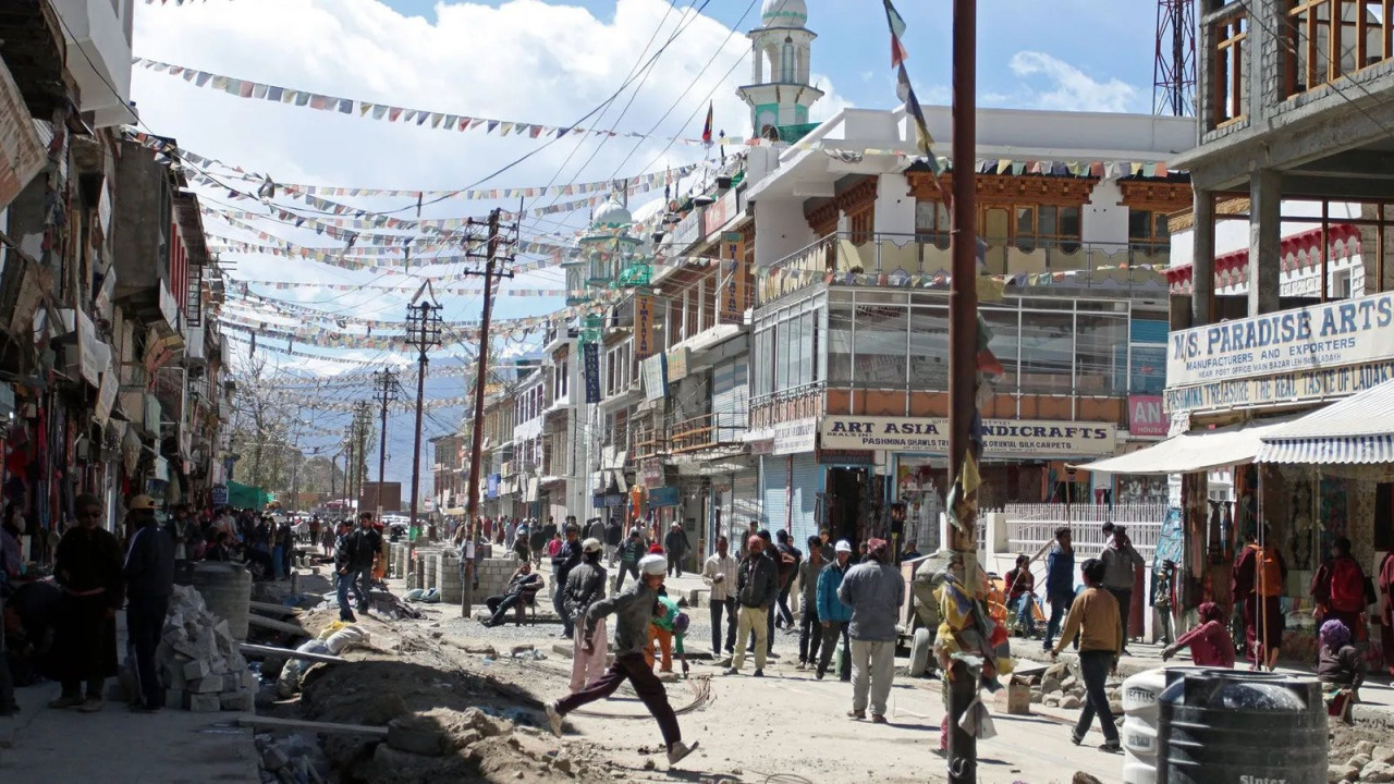 Leh, Ladakova prašnjava prestonica