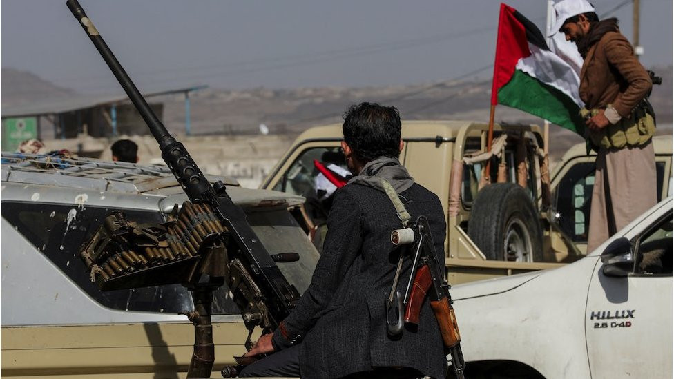 Houthi tribesmen gather to show defiance after U.S. and UK air strikes on Houthi positions near Sanaa, Yemen February 4, 2024.REUTERS/Khaled Abdullah