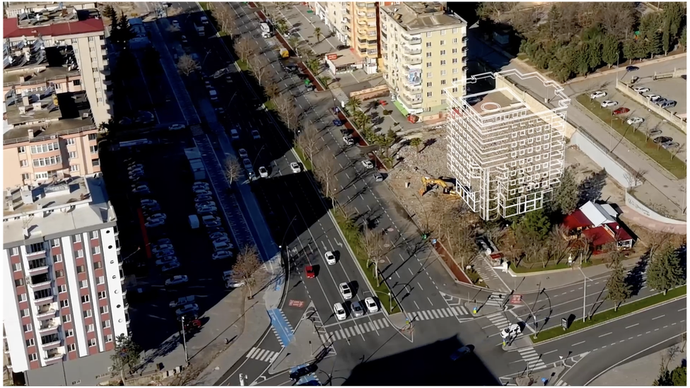 A mock-up of the Ezgi Building on the right among other structures, untouched by the earthquake