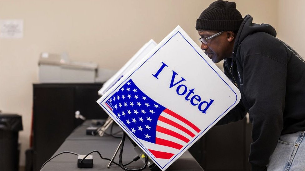 A person casts their ballot in the Democratic presidential primary during early voting at the Berkeley County Board of Voter Registration & Elections facility on 31 January, 2024 in Moncks Corner, South Carolina, United States