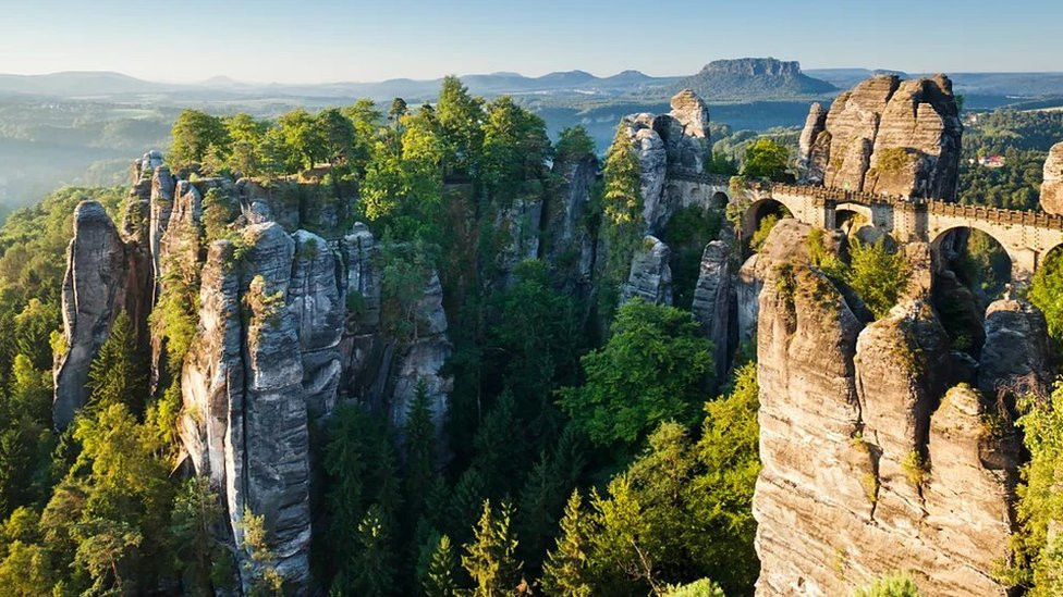 Bastei je zadivljujuća formacija stena koja podupire skoro hiljadu godina stari zamak