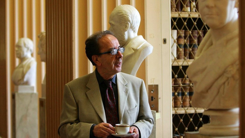 Ismail Kadare na dodeli Bukerove nagrade 2005. godine