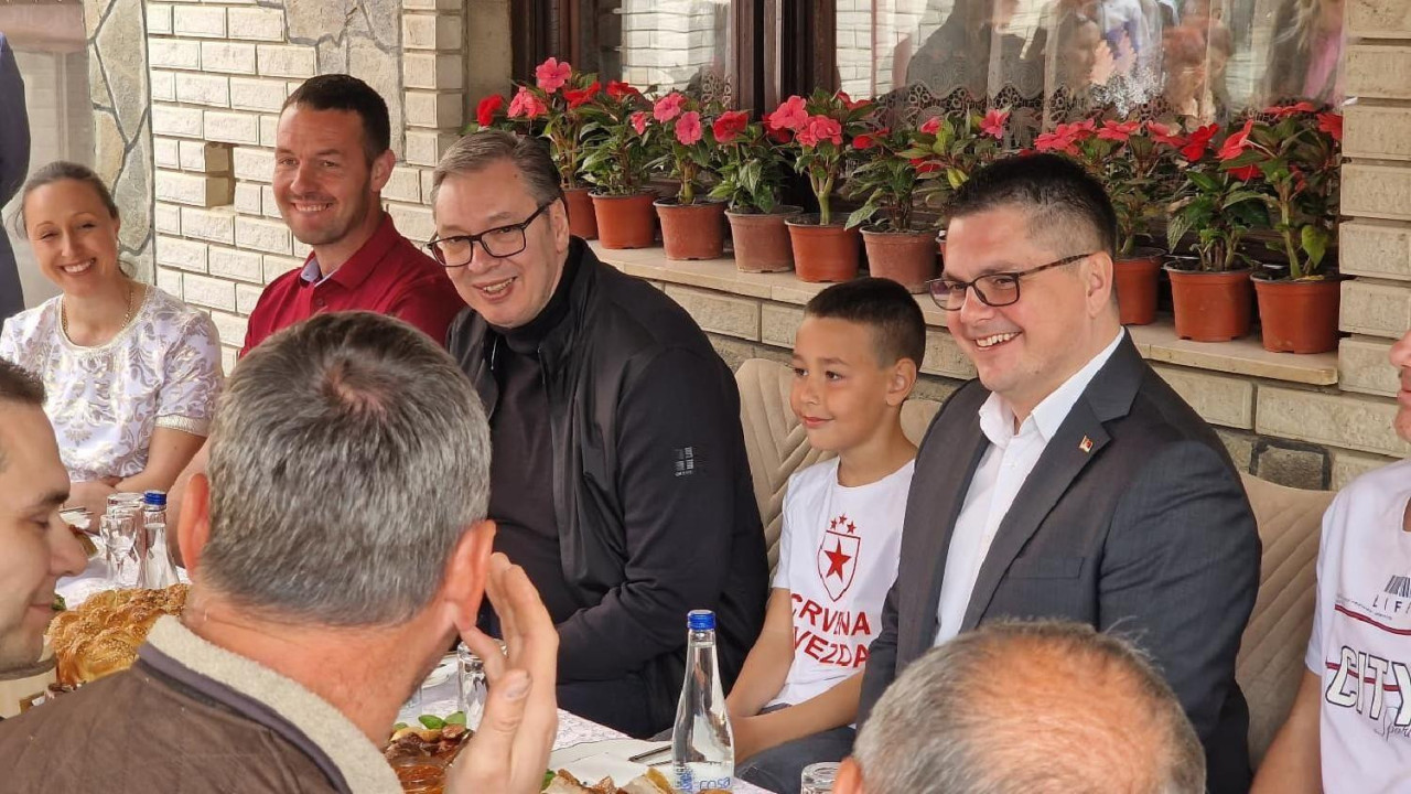 vučić u lebanu