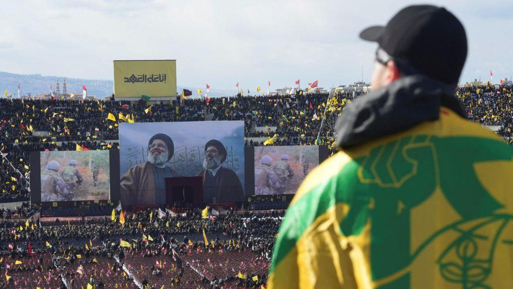 Desetine hiljade ljudi su prisustvovale sahrani Hasana Nasrahala i Hašema Safidina, još jednog vrhovnog vođe Hezbolaha, na stadionu u Bejrutu