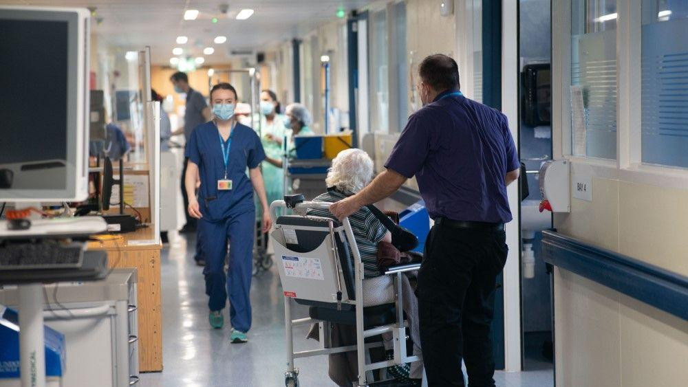 bolnica, pacijenti, bolničarka, medicinska sestra