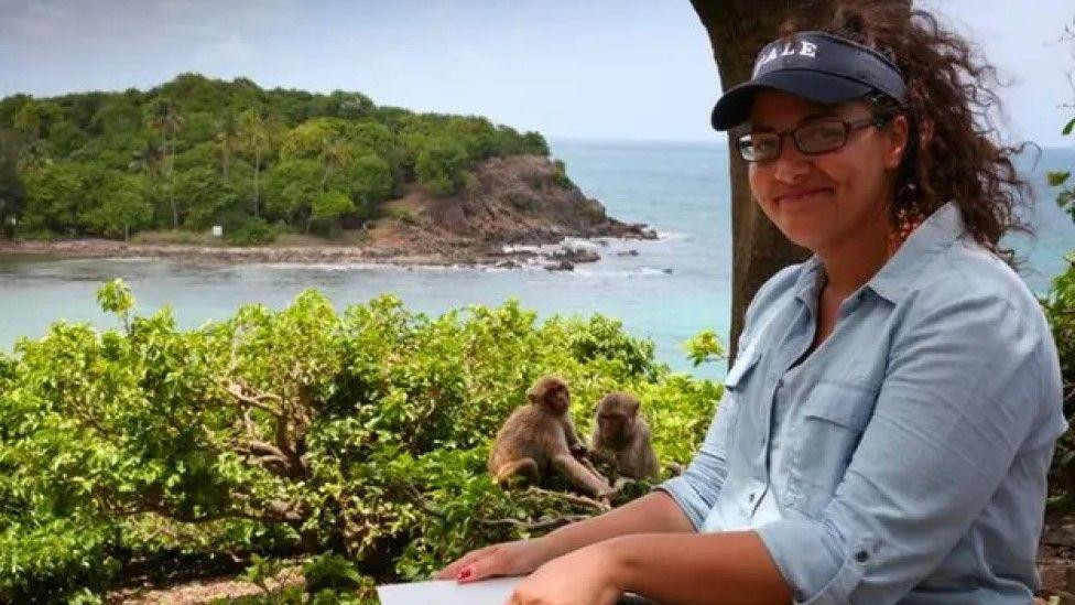 Doktorka Lori Santos proučava majmune da bi saznala koliko su duboko ukorenjene naše pristrasnosti