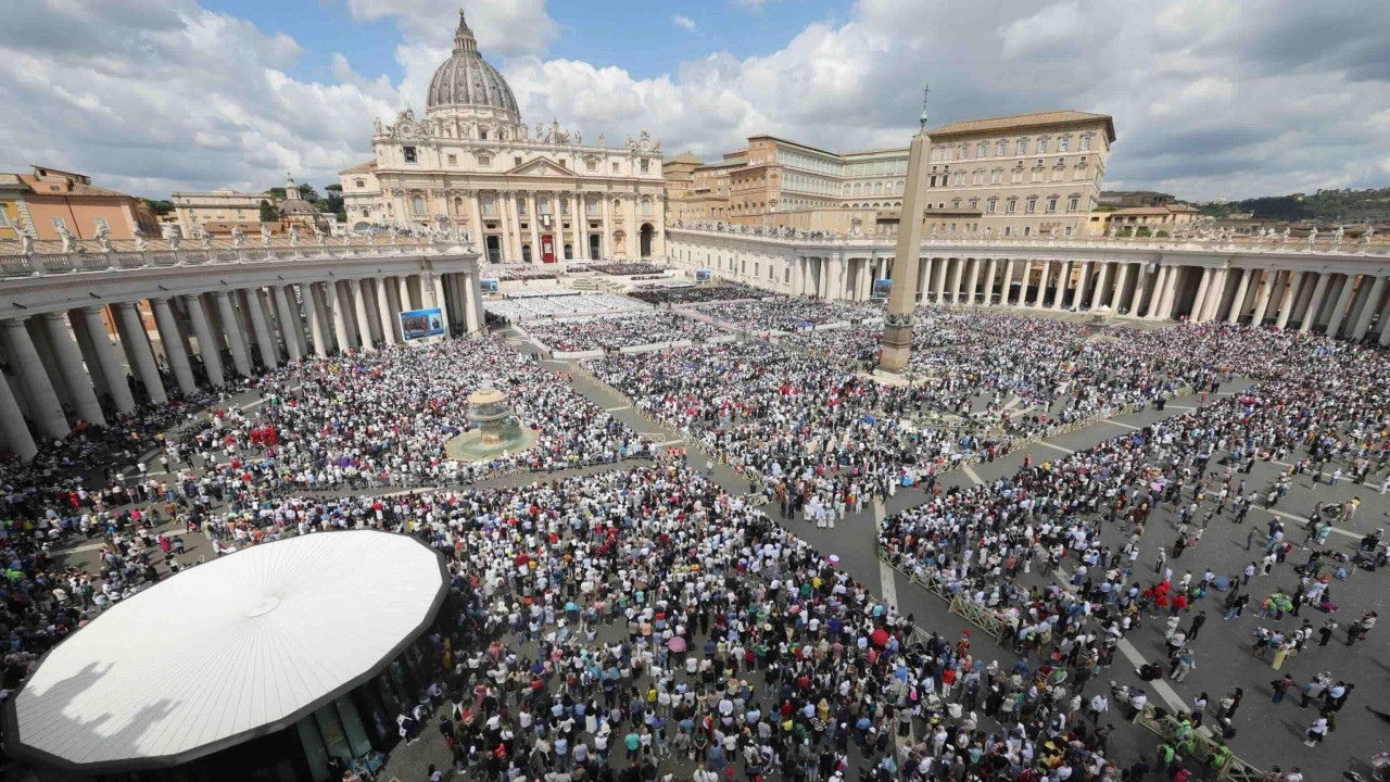 Papa Lav XIV vodi Svetu misu za početak pontifikata, ili inauguralnu Misu, na Trgu Svetog Petra