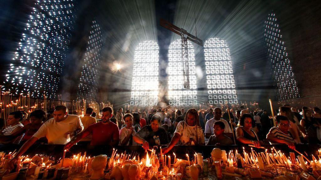  Nacionalni hram naše gospe od Apareside u Brazilu donosi, procenjuje se, 240 miliona dolara u godišnjim prihodima 