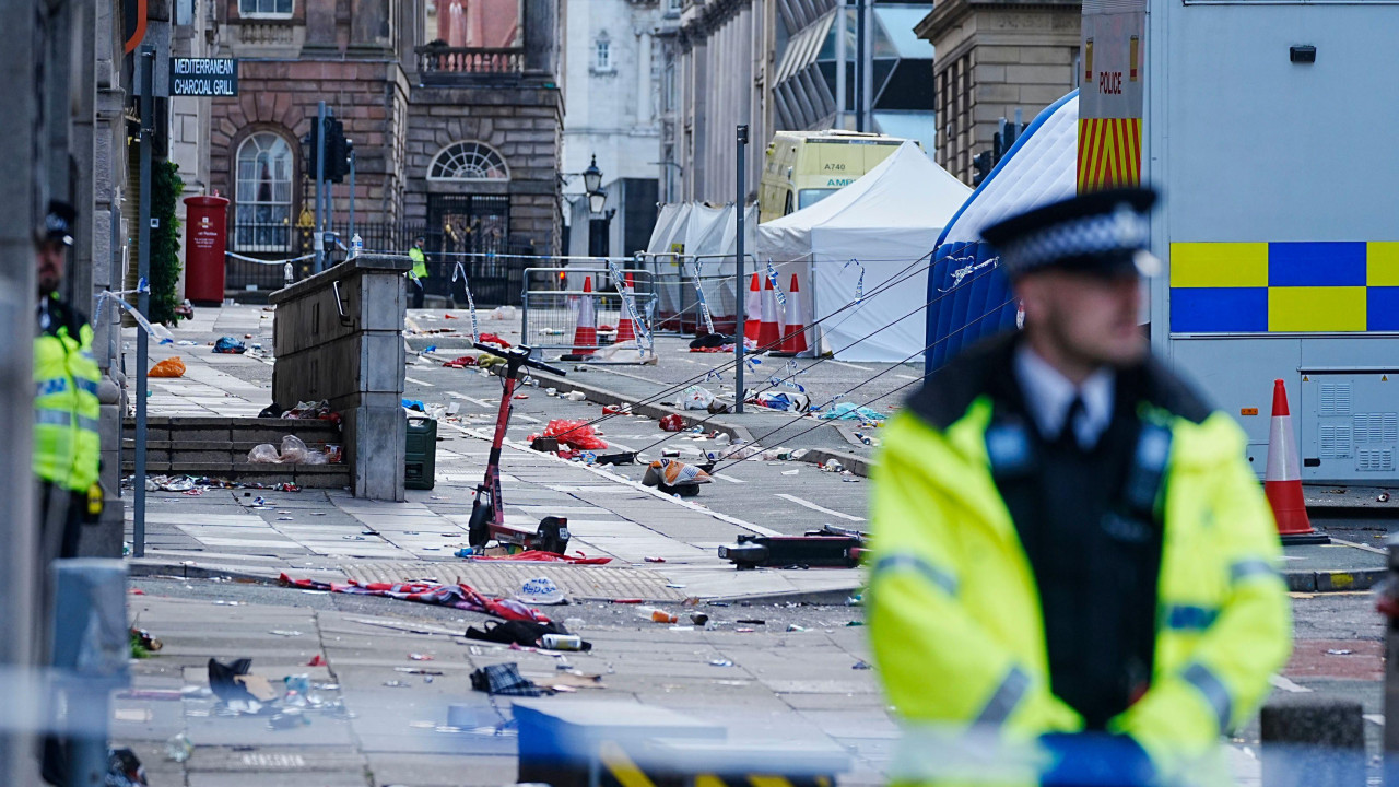 liverpul, automobilom u navijače liverpula