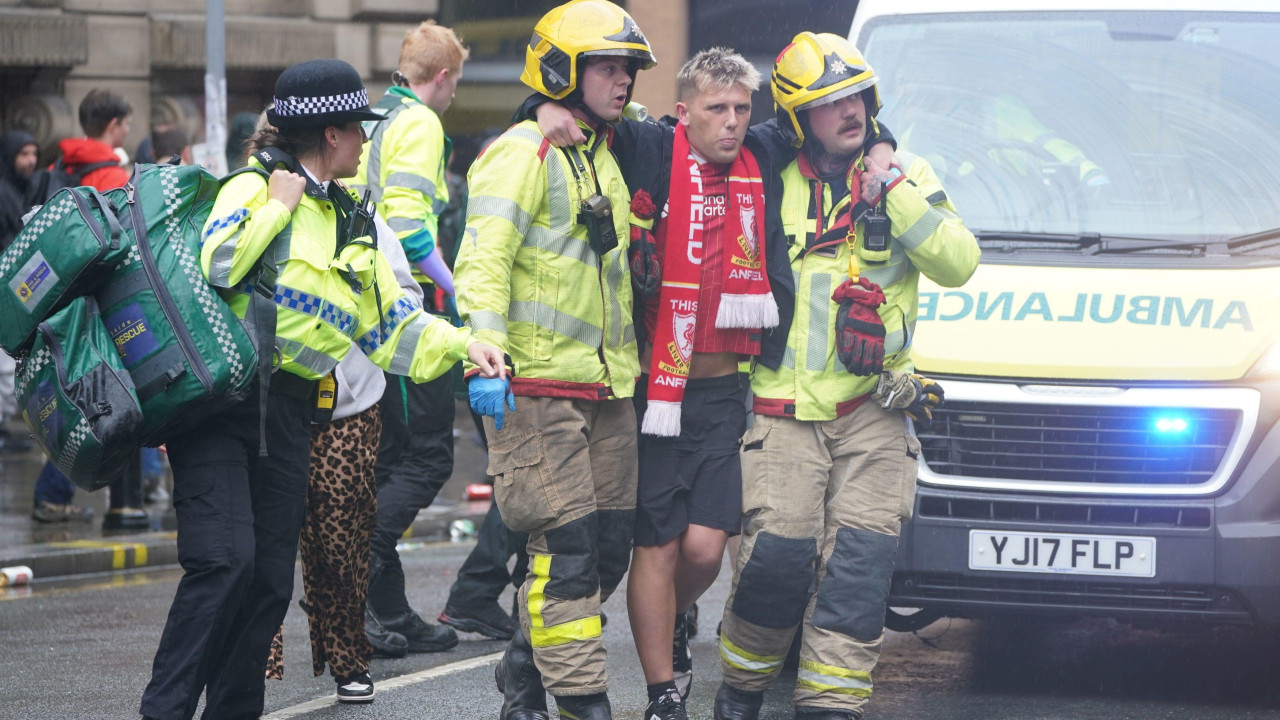 liverpul, automobilom u navijače liverpula