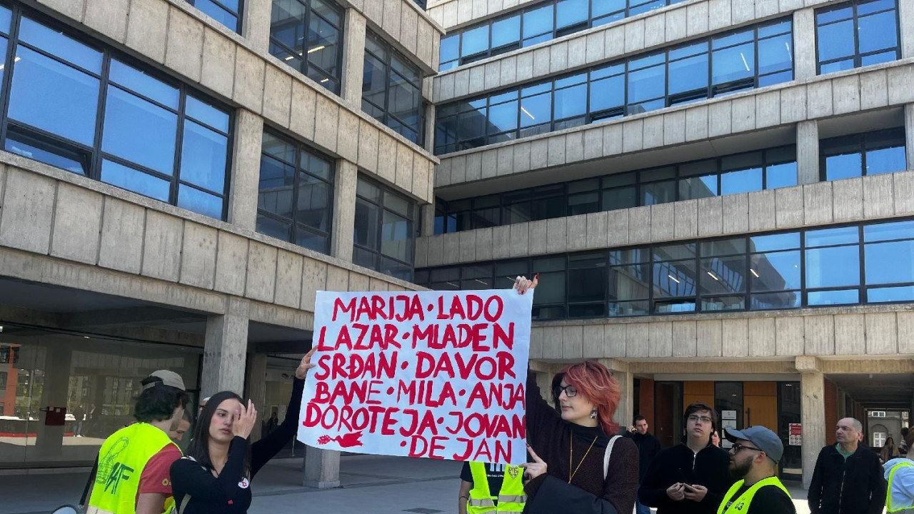 Studenti su se okupili i ispred Palate pravde u Beogradu