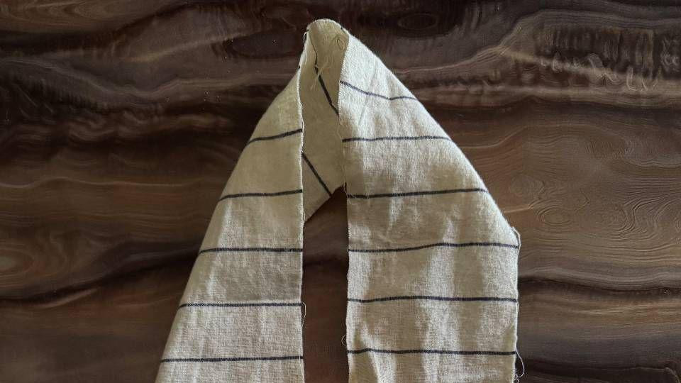 krpa koja je korišćena kao povez preko očiju 