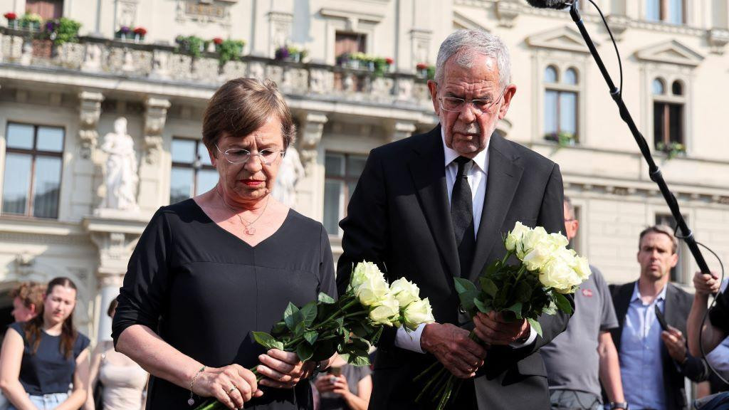 Austrijski predsednik Aleksander van der Belen i njegova supruga Doris Šmidauer odali su poštu žrtvama