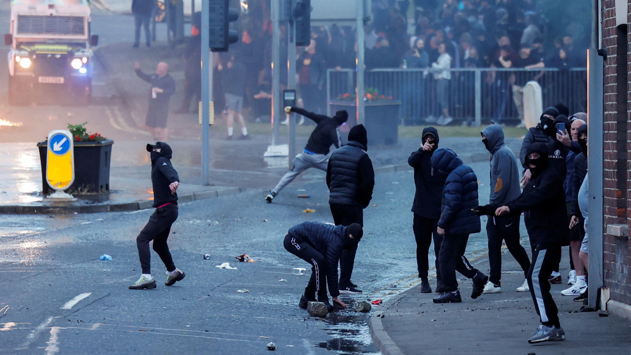 nemiri u severnoj irskoj, protesti u severnoj irskoj