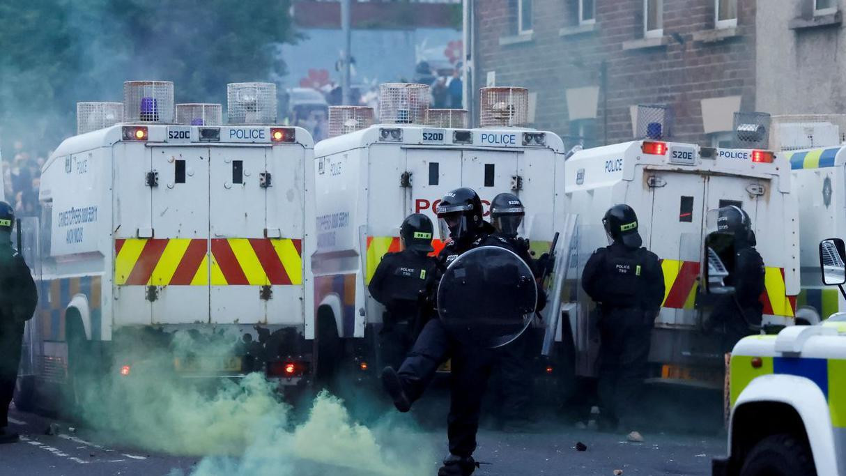 protesti, nasilje, Severna Irska