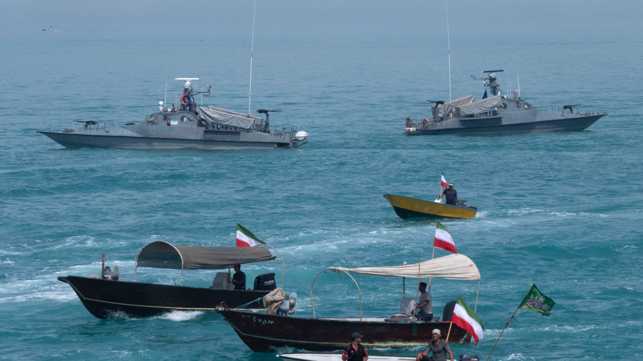 Iranska vojska ima čitav niz vojnih plovila, među njima i glisere