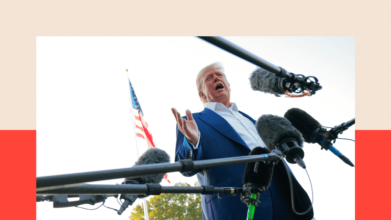 Donald Tramp razgovara sa novinarima