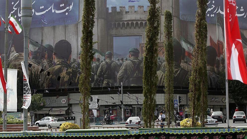 Mural na trgu u Teheranu 