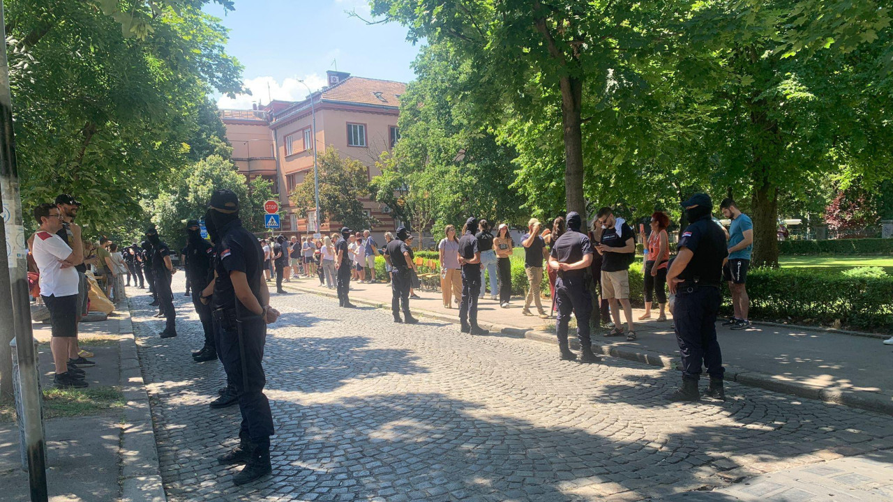 Policajci u Zemunu u ponedeljak ujutro