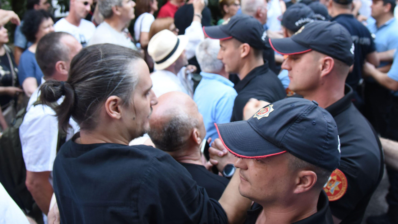 Danilo Marunović (levo) na protestu u Podgorici