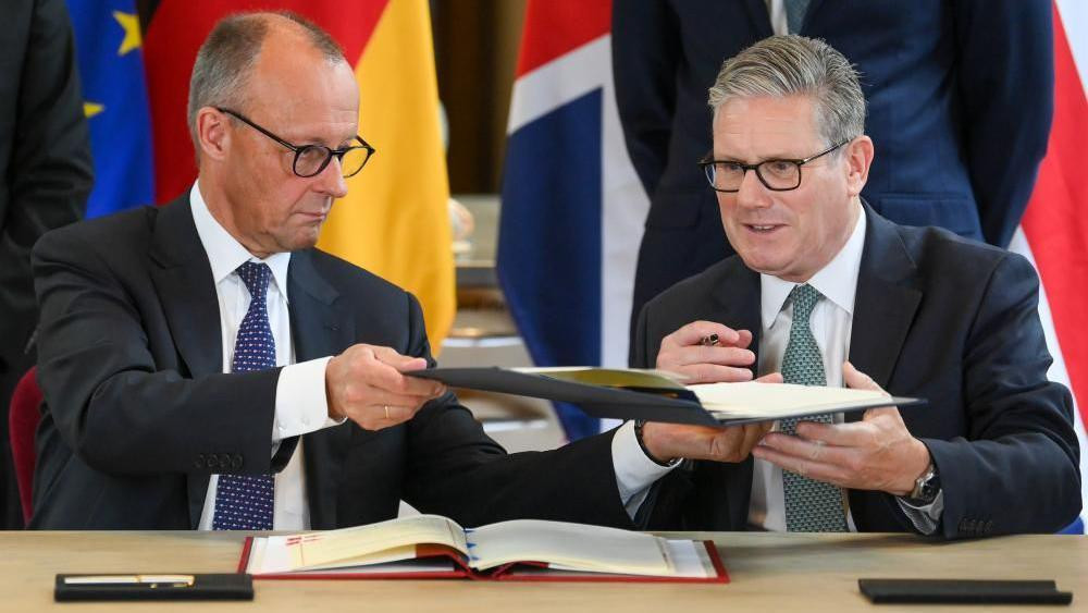 Nemački kancelar Fridrih Merc i britanski premijer Kir Starmer potpisali su veliki sporazum u Londonu
