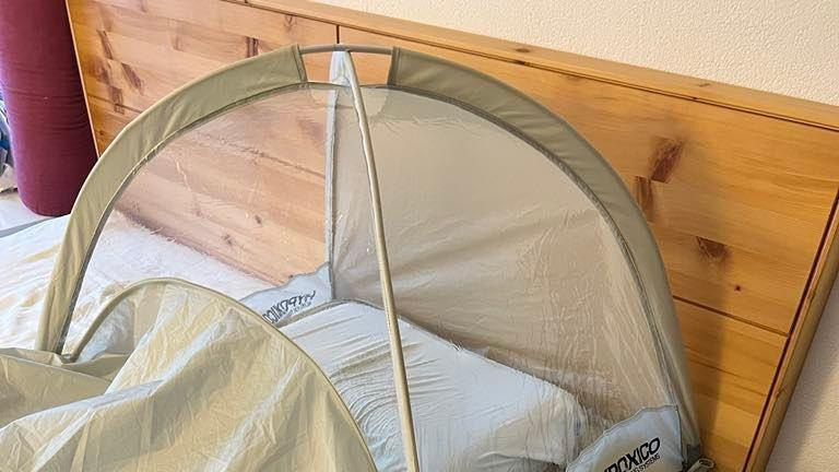 Simulirana nadmorska visina je stvorena u hipoksičnim šatorima iz kojih se kiseonik usisava pomoću generatora