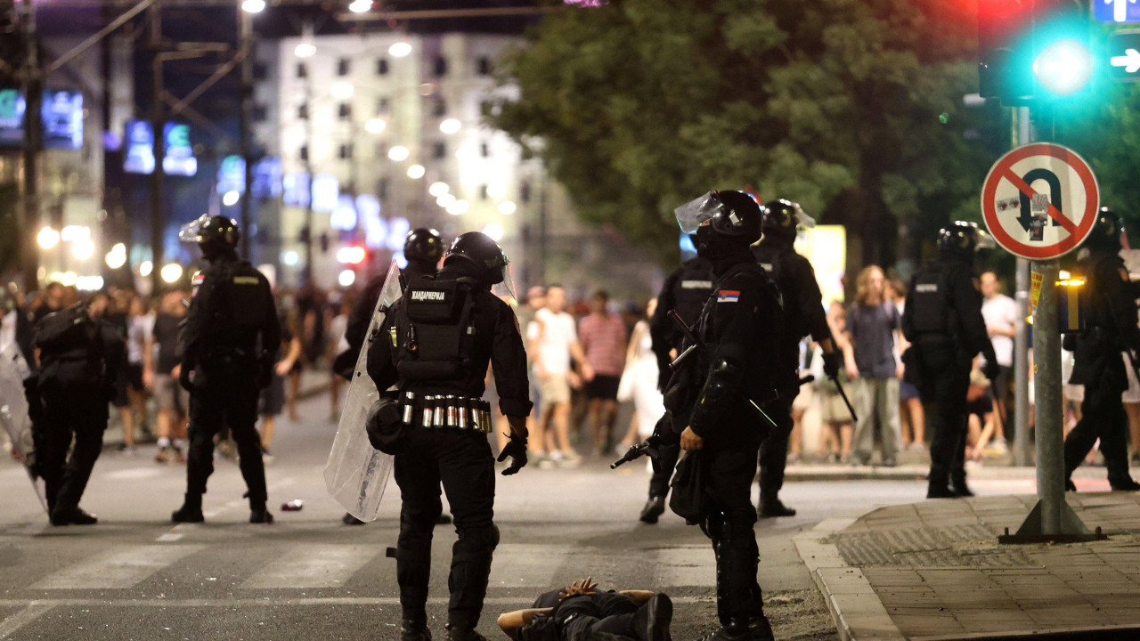 Policija na ulicama Beograda, Hapšenje antivladinih demonstranata u Beogradu, protesti u beogradu