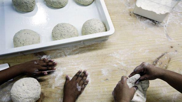 Duži postupak pravljenje hleba od kiselog testa znači da je hranljiviji od industrijskog 