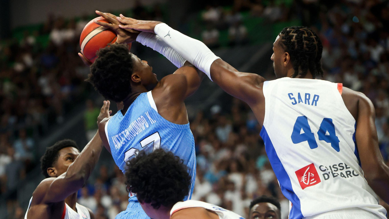 Aleks Sar u duelu sa Janisom Adetokumbom