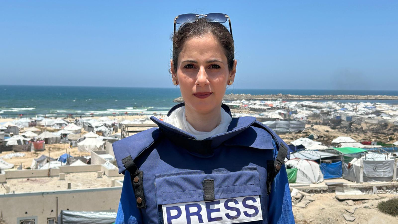 Gada al-Kurd je dopisnica nemačkog nedeljnika Špigela i sarađuje sa drugim stranim organizacijama, među kojima je BBC 