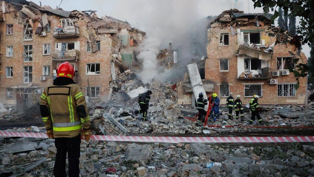 ruski napad na kijev, oštećena zgrada u kijevu, pogođena zgrada u kijevu