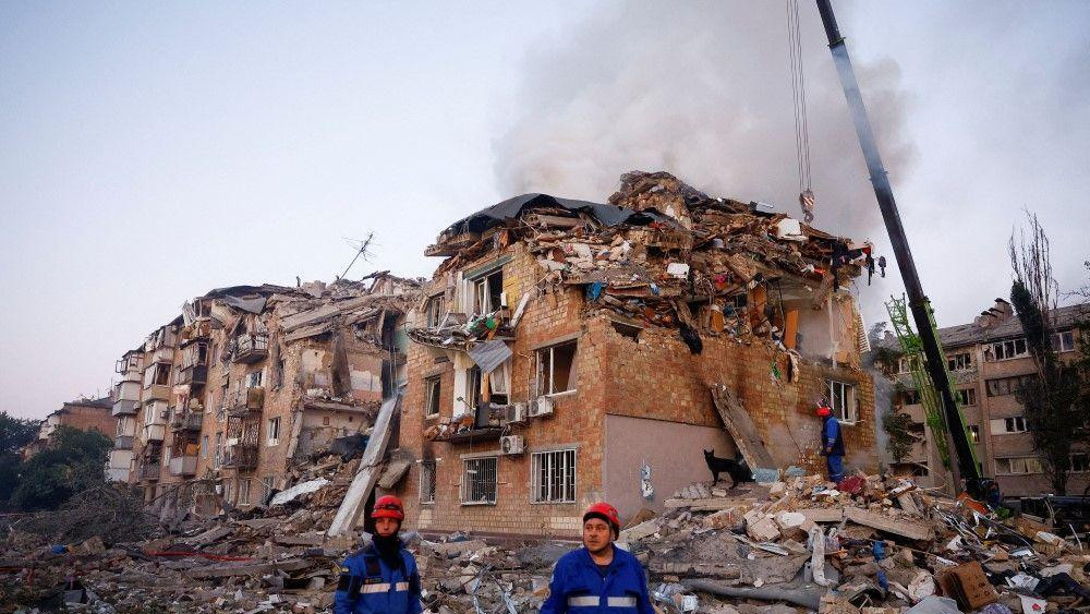 ruski napad na kijev, oštećena zgrada u kijevu