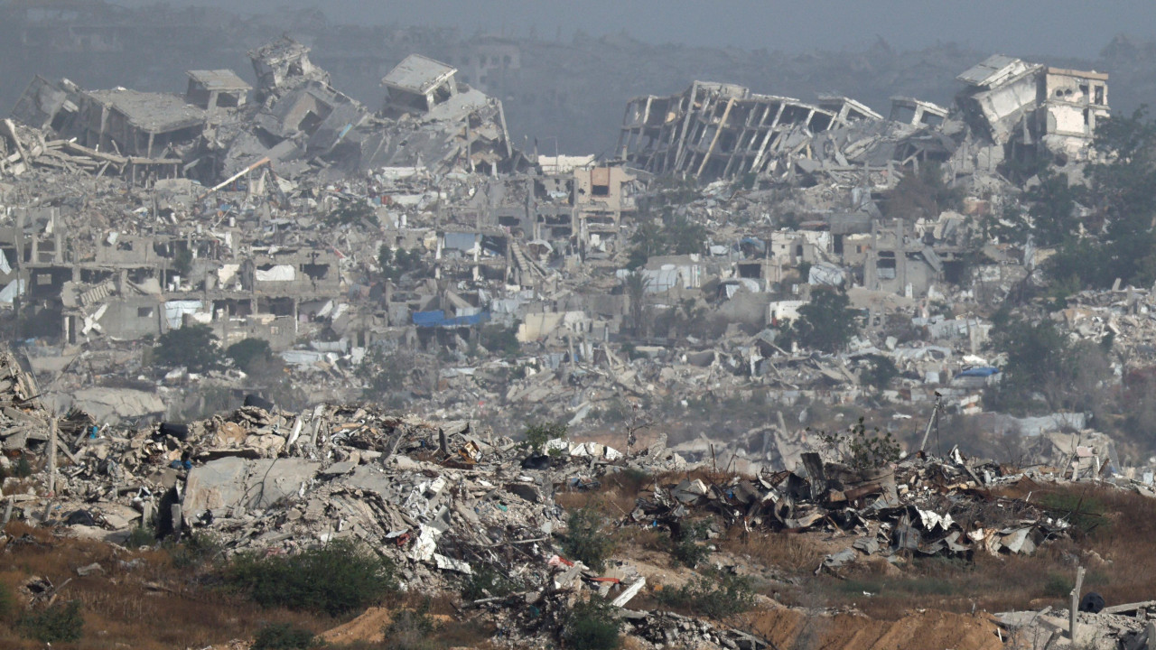 Pogled na razaranja u severnoj Gazi, snimljeno iz Izraela 27. maja